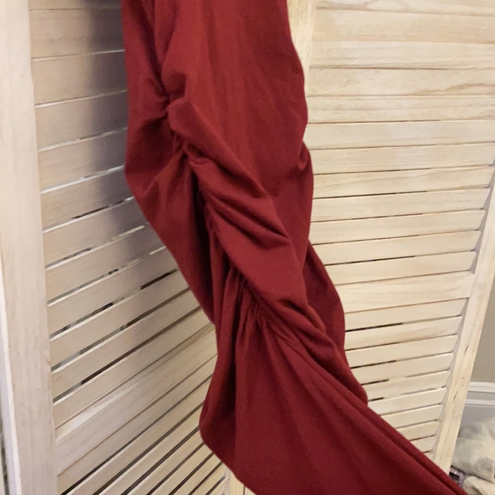 Burgundy RUCHED CASUAL MIDI BODYCON DRESS - Picture 7 of 7